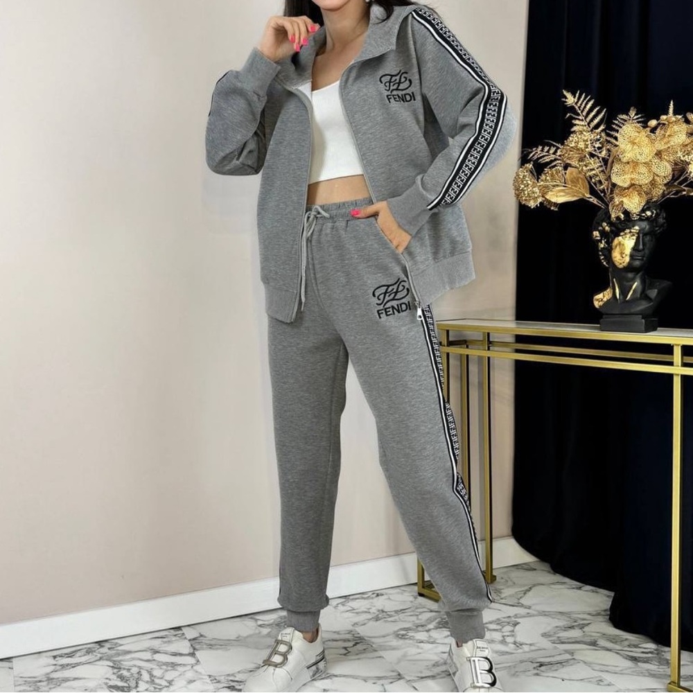 Women’s tracksuit set